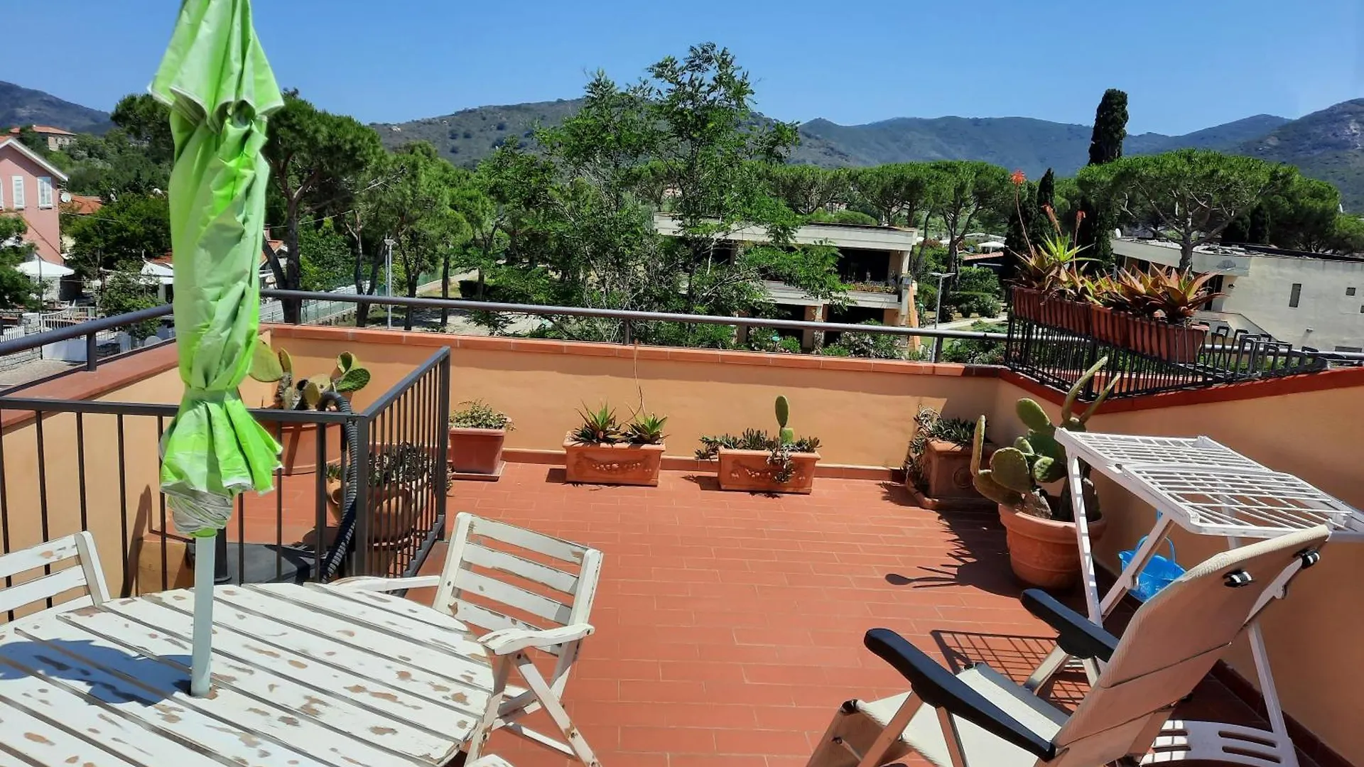 Marina Di Campo Beachside